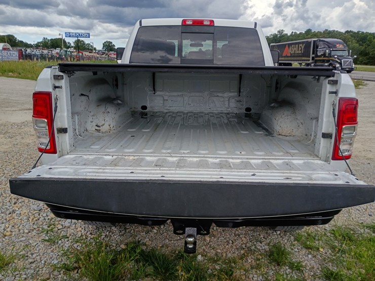 2020-dodge-2500-image-91