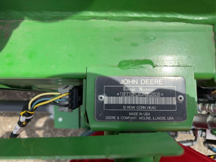 2018-john-deere-12-image-17