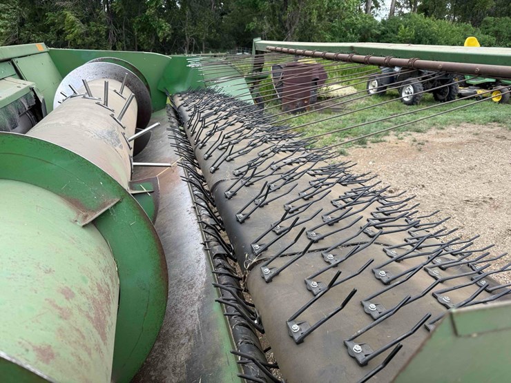 john-deere-212-image-5