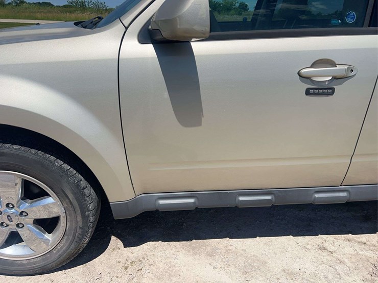 2012-ford-escape-image-17