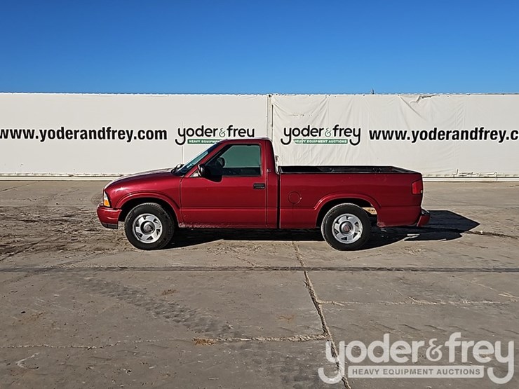 2001-gmc-sonoma-sls-image-3