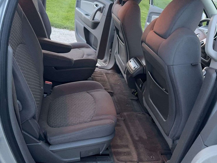 2012-chevrolet-traverse-image-15