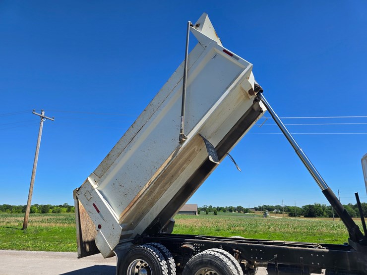 2020-western-star-4900-image-41