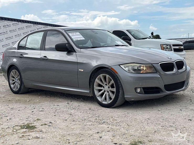 2011-bmw-328i-sedan-image-2