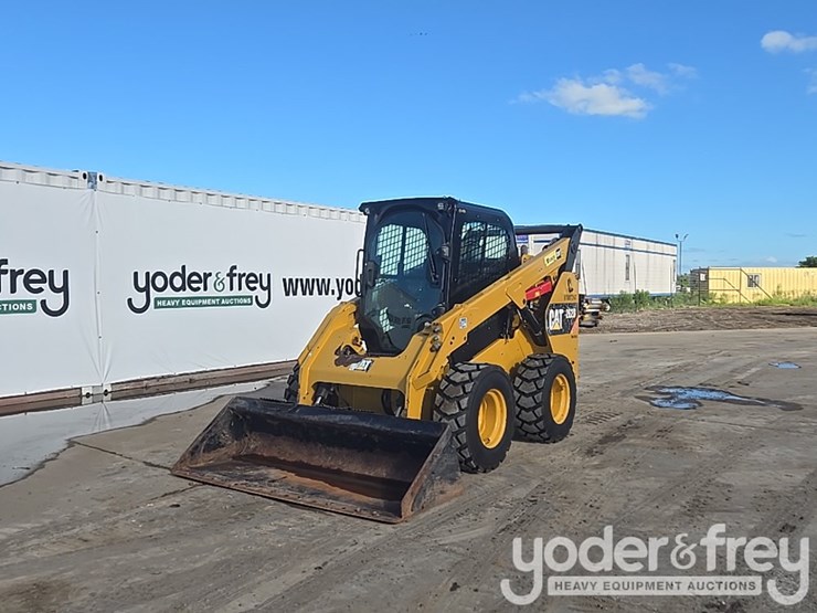 2017-caterpillar-262d-image-1