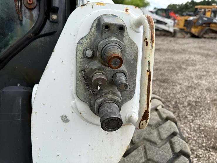 2019-bobcat-s650-image-11
