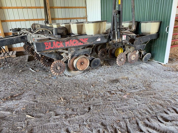black-machine-12-13-image-3