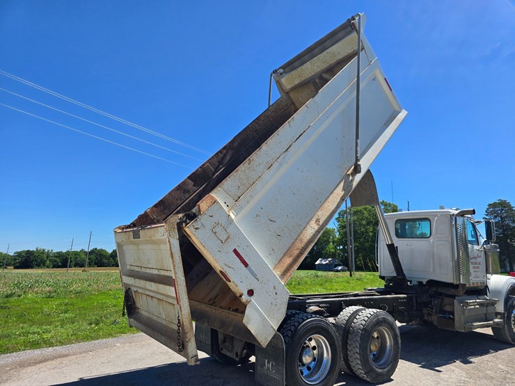2020-western-star-4900-image-39