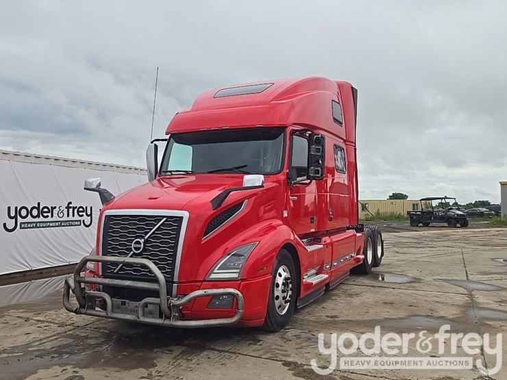2019-volvo-vnl860-image-1