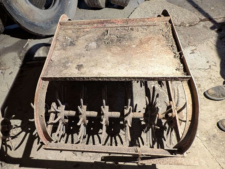 antique-pull-type-rotary-hoe-image-5