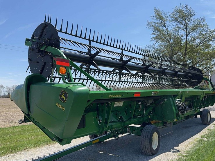 2018-john-deere-635fd-image-5