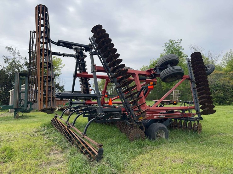 case-ih-330-image-8
