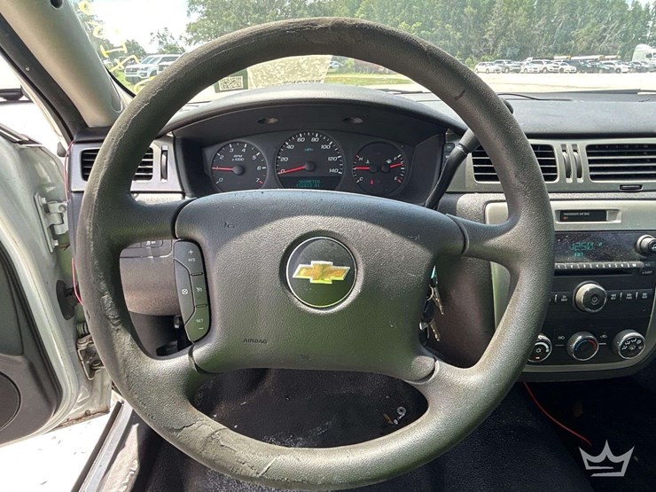 2013-chevrolet-impala-sedan-image-11