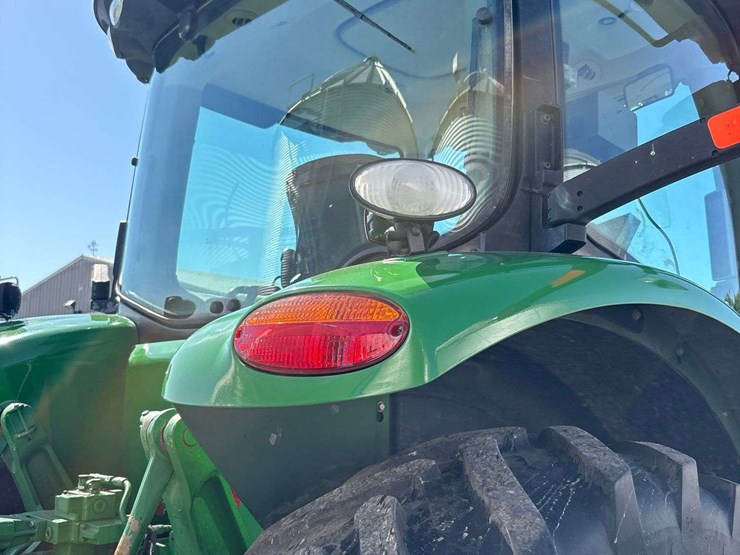 2012-john-deere-7230r-image-26