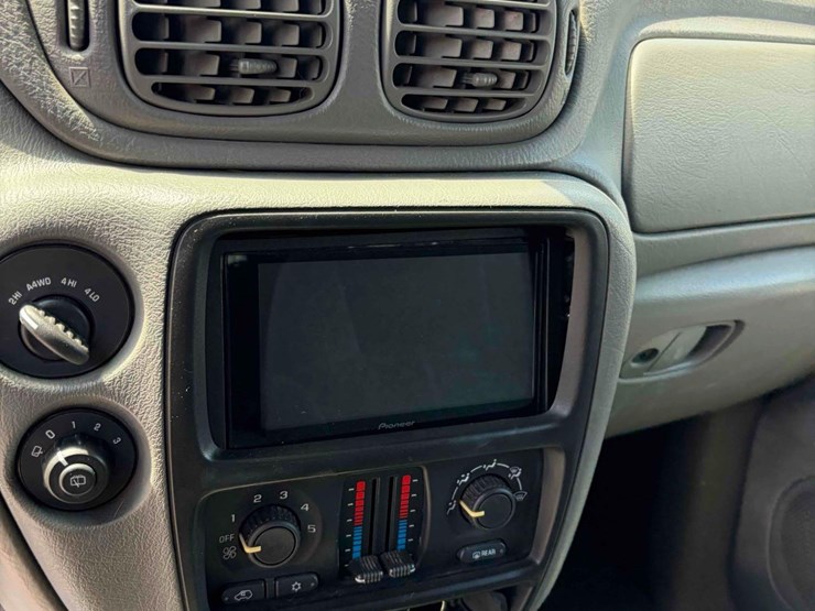2003-chevrolet-trailblazer-lt-image-14