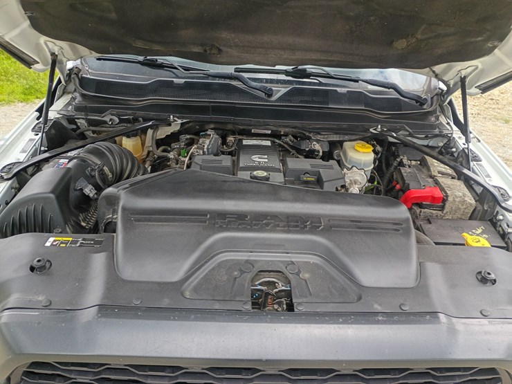 2020-dodge-2500-image-18
