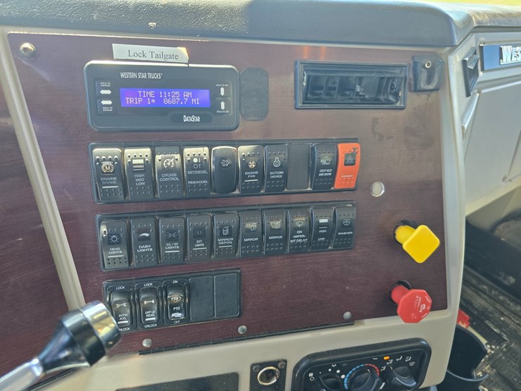 2020-western-star-4900-image-82