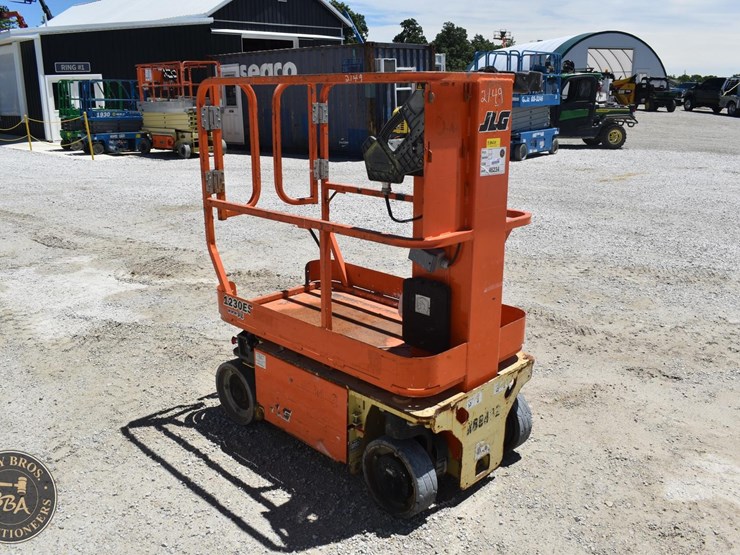 jlg-1230es-image-5