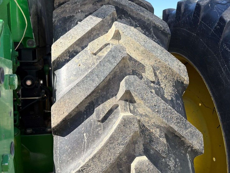 2012-john-deere-7230r-image-23