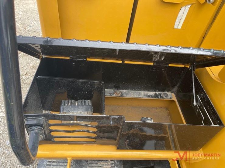 2021-caterpillar-305.5e2-image-14
