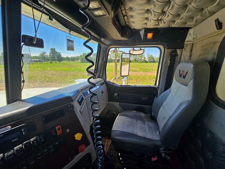 2020-western-star-4900-image-80