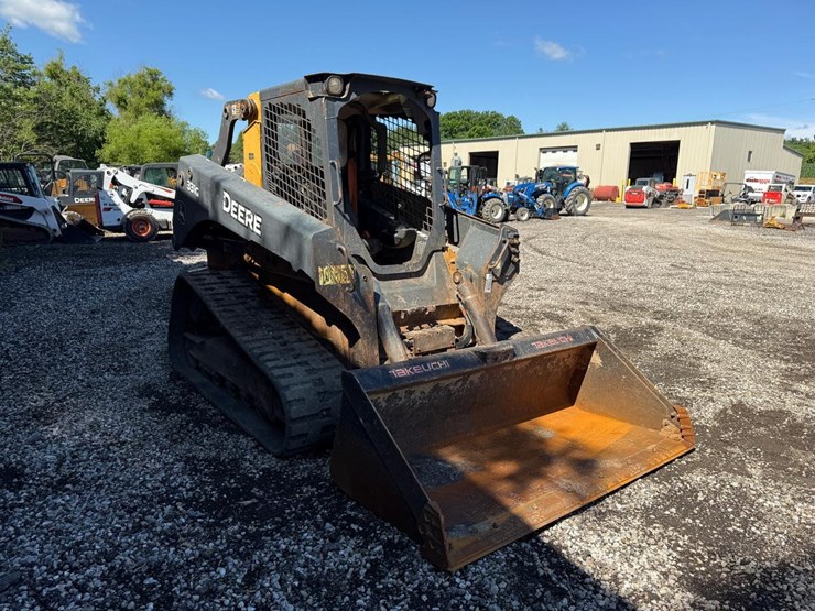 2017-deere-331g-image-6
