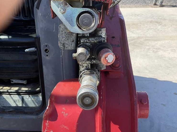 2018-takeuchi-tl8-image-14