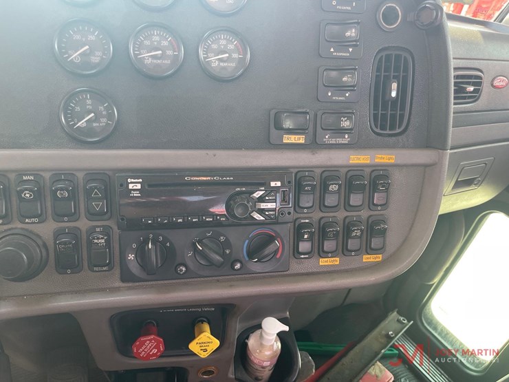 2016-peterbilt-365-image-21
