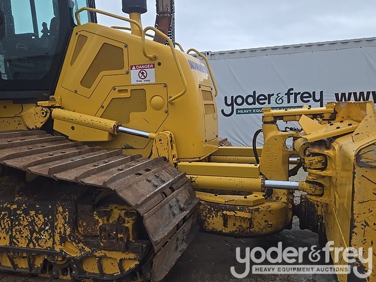2022-komatsu-d61px-24-image-26
