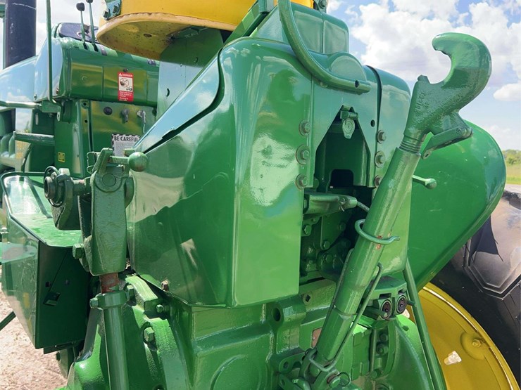 john-deere-4010-image-54