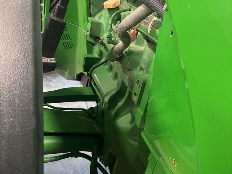 2013-john-deere-8285r-image-84