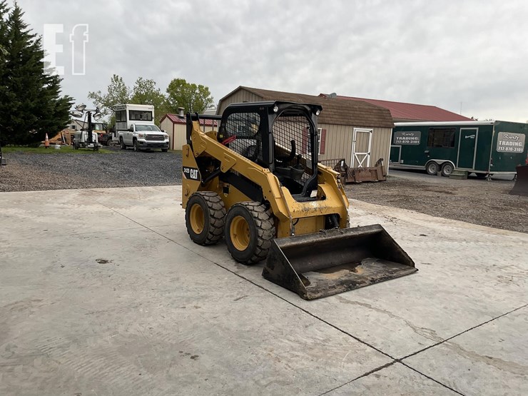 2014-caterpillar-242d-image-6