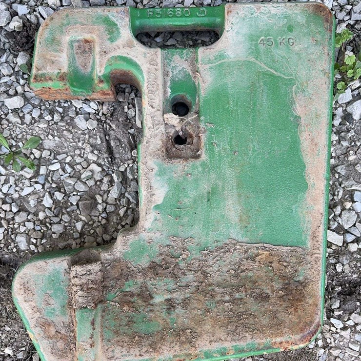 John Deere R51680 Weight - 45 KG