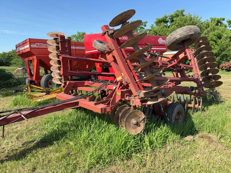 case-3900-18ft-disk,-3-bar-harrow,-17-1/2''-front-blades,-7-1/2''-spacing-image-2