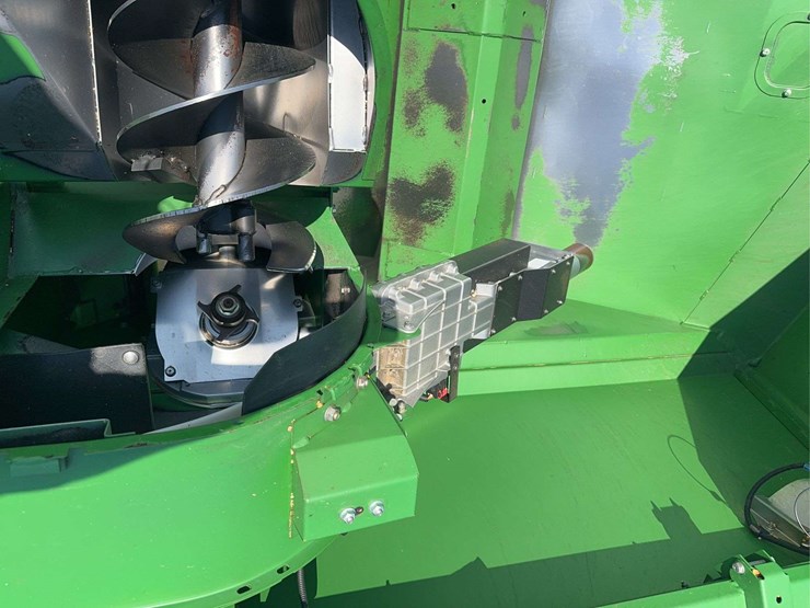2006-john-deere-9660-sts-image-83