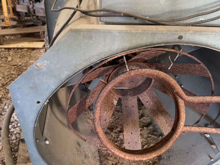 sukup-grain-bin-fan-and-burner,-3-phase,-bin-blew-down,-good-fan,-26''-image-5