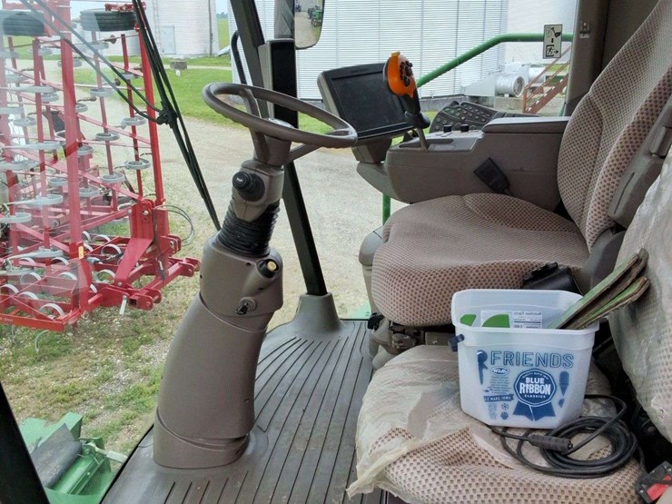 2014-john-deere-s680-image-46