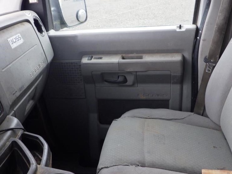 2009-ford-e350-image-24