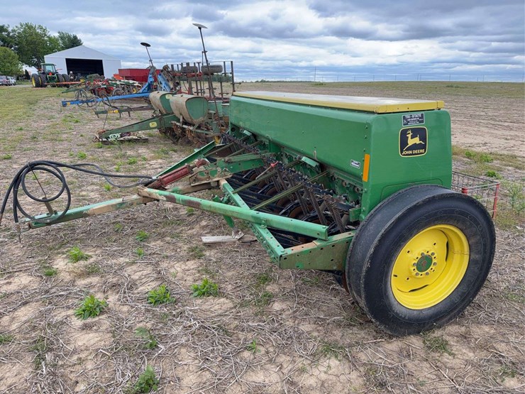 john-deere-8200-image-4
