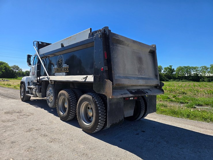 2018-western-star-4700-image-7