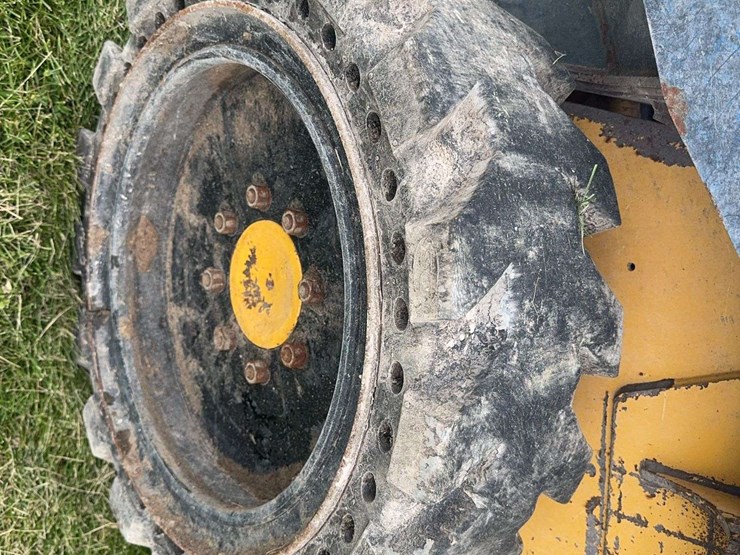 deere-318g-image-18