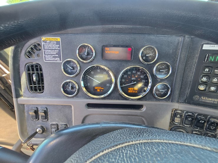 2017-peterbilt-365-image-124