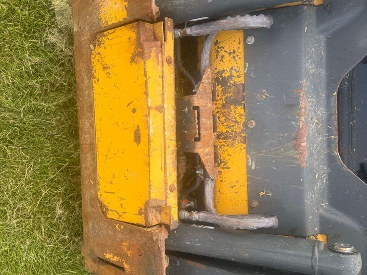 deere-318g-image-7