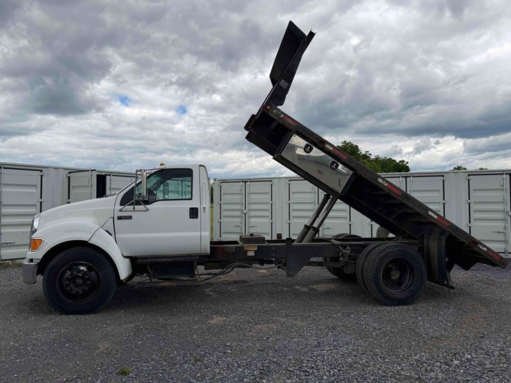 2005-ford-f650-image-13