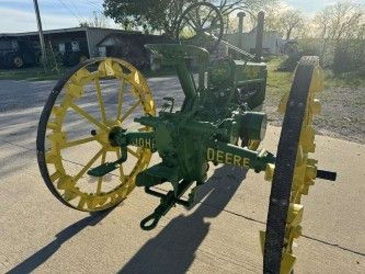 john-deere-b-image-9