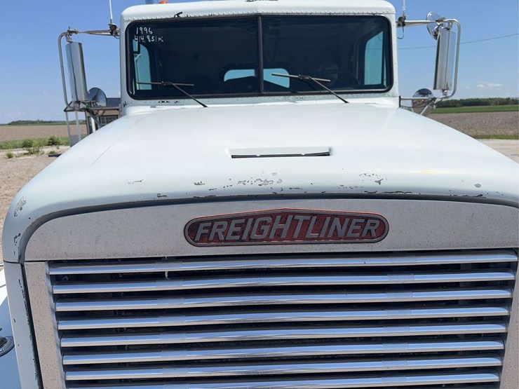 1996-fld-120-freightliner-day-cab-semi-image-21