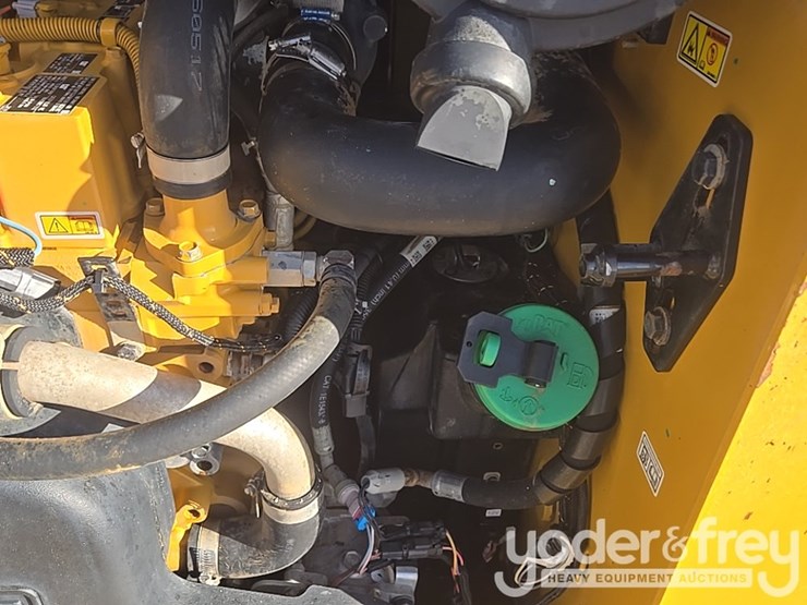 2017-caterpillar-262d-image-35