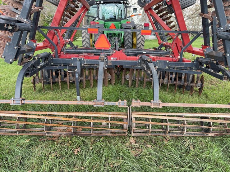 case-ih-330-image-45