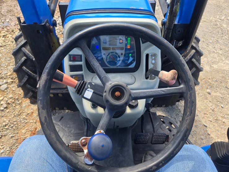 new-holland-t4030-image-27