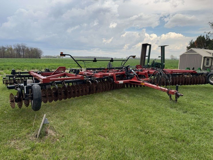 case-ih-330-image-14